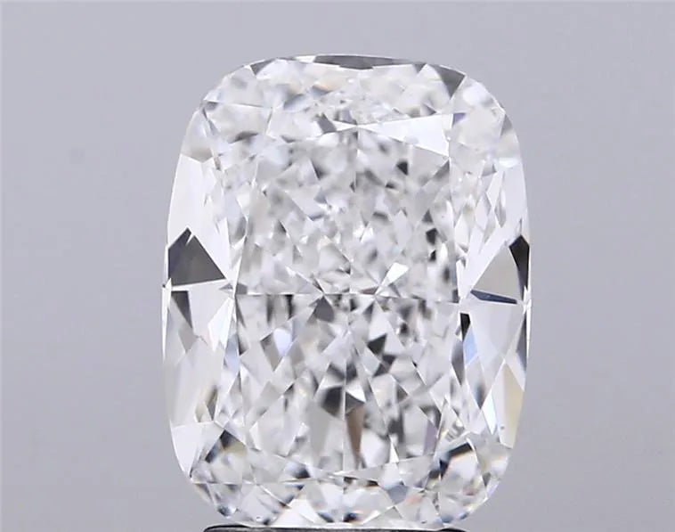 4.00ct Cushion modified Lab Grown Diamond (Colour E, Clarity VVS1, IGI Certified)