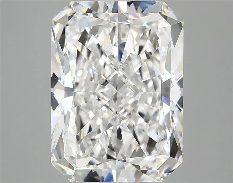 3.81ct Radiant Lab Grown Diamond (Colour D, Clarity VVS2, IGI Certified)