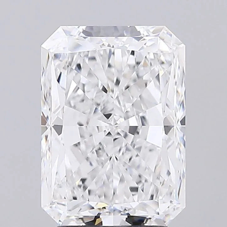 3.82ct Radiant Lab Grown Diamond (Colour D, Clarity VVS2, IGI Certified)