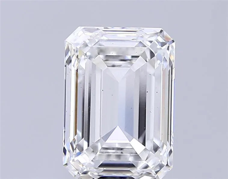 4.04ct Emerald Lab Grown Diamond (Colour E, Clarity VS2, IGI Certified)