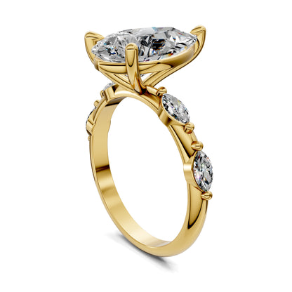 ELARA PEAR ACCENT DIAMOND RING