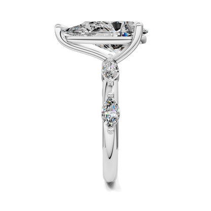 ELARA PEAR ACCENT DIAMOND RING