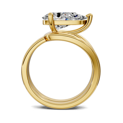 ELARA PEAR TWIST RING