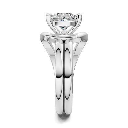 ELARA PEAR TWIST RING