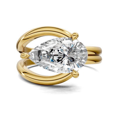 ELARA PEAR TWIST RING