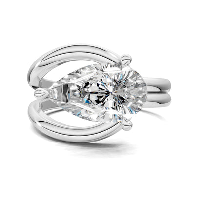 ELARA PEAR TWIST RING